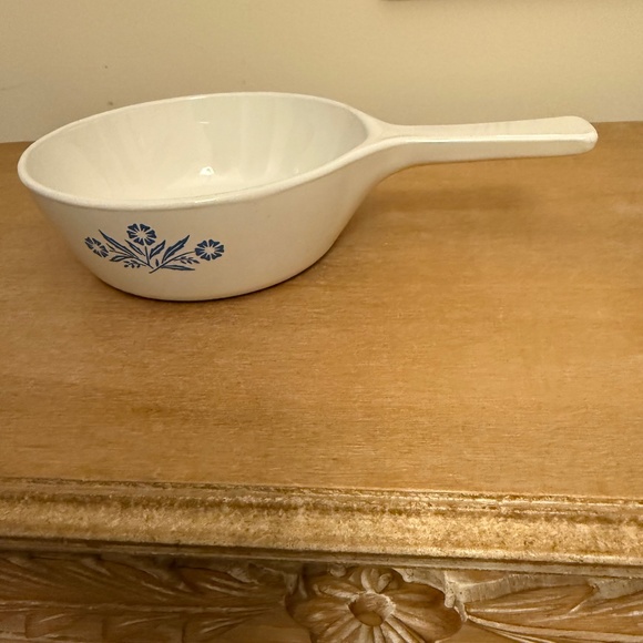 Vintage Corning Ware P-81-B, 1 Pint, Cornflower Sauce Pan No Lid - Picture 1 of 7